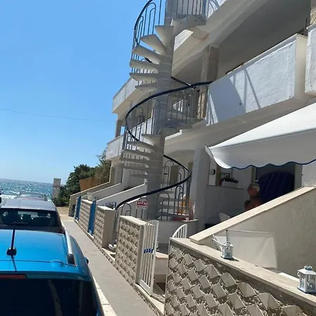 A Due Passi Sul Mare Apartment San Pietro in Bevagna Exterior photo
