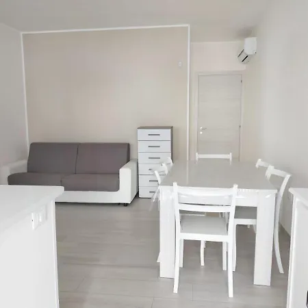 A Due Passi Sul Mare Apartment San Pietro in Bevagna Exterior photo